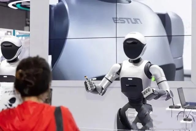 鸭脖6月20日将举办国际人形机器人与机器人技术展，推动产业迈向新高度